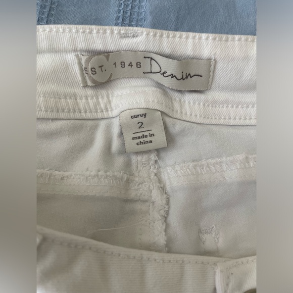 17. Cato White Denim Jean - Picture 3 of 4